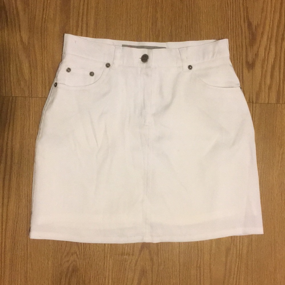 🌼White Mini Skirt